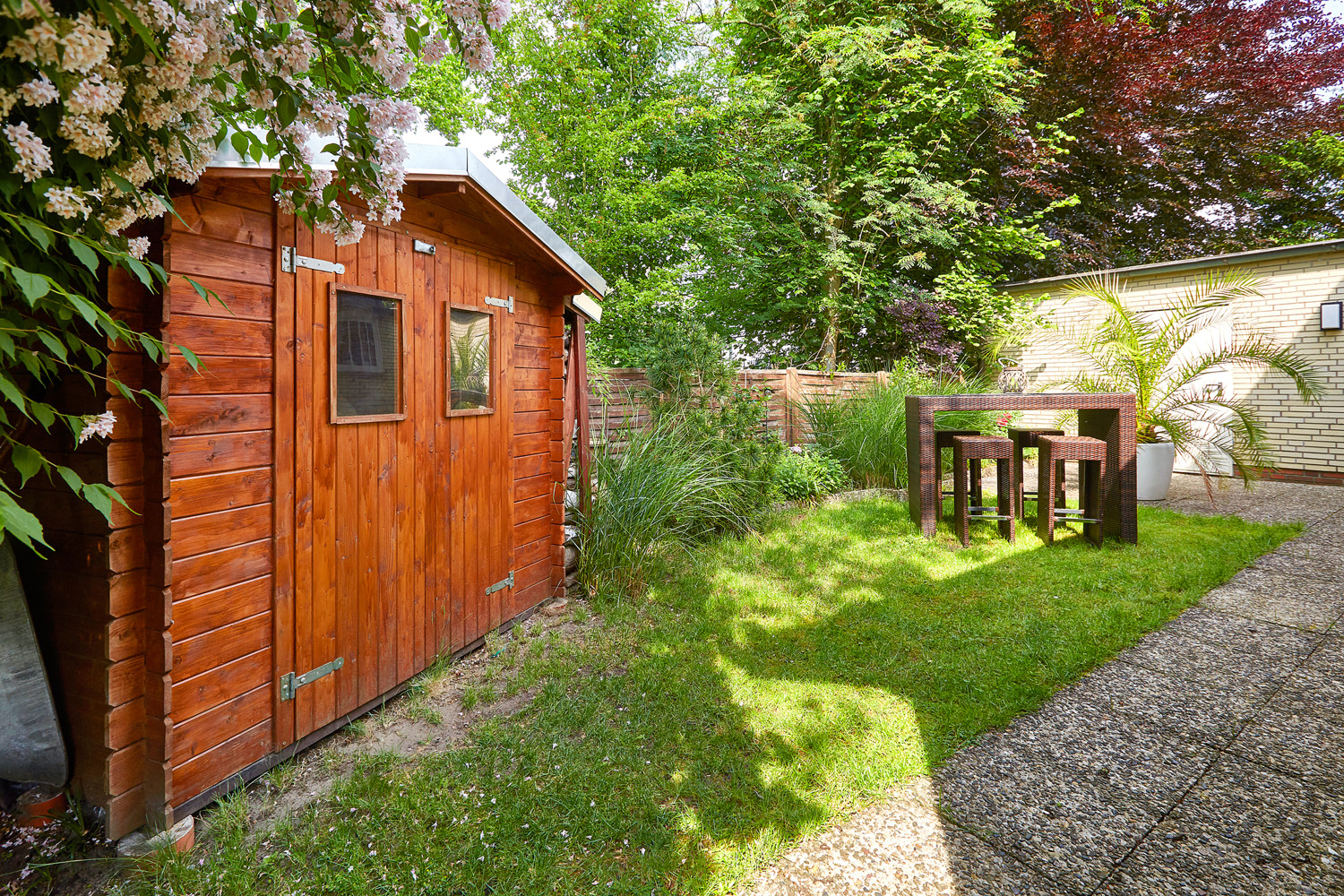 Hinterer Garten mit Gartenhaus
