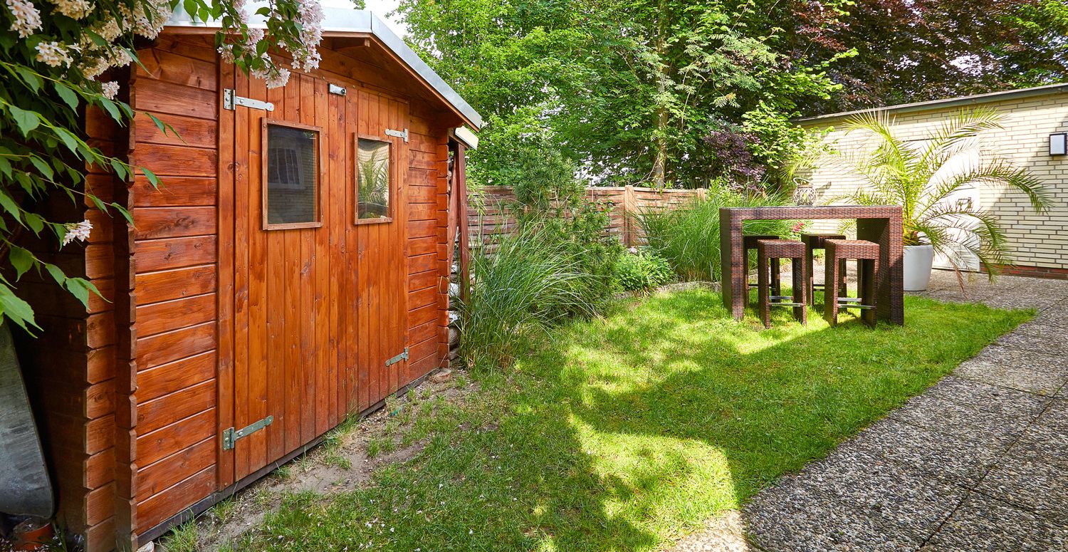 Hinterer Garten mit Gartenhaus