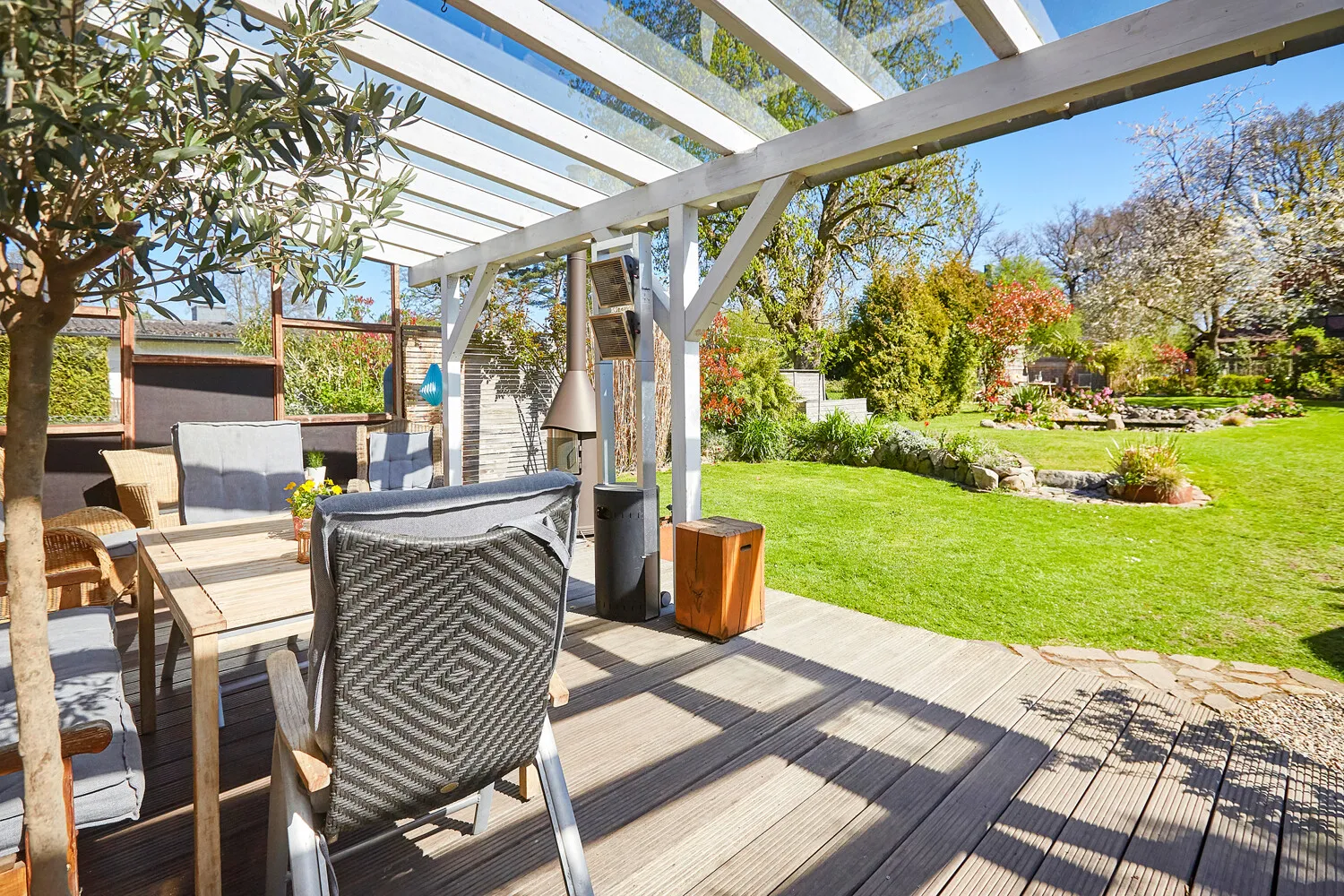 Terrasse mit Glasüberdachung