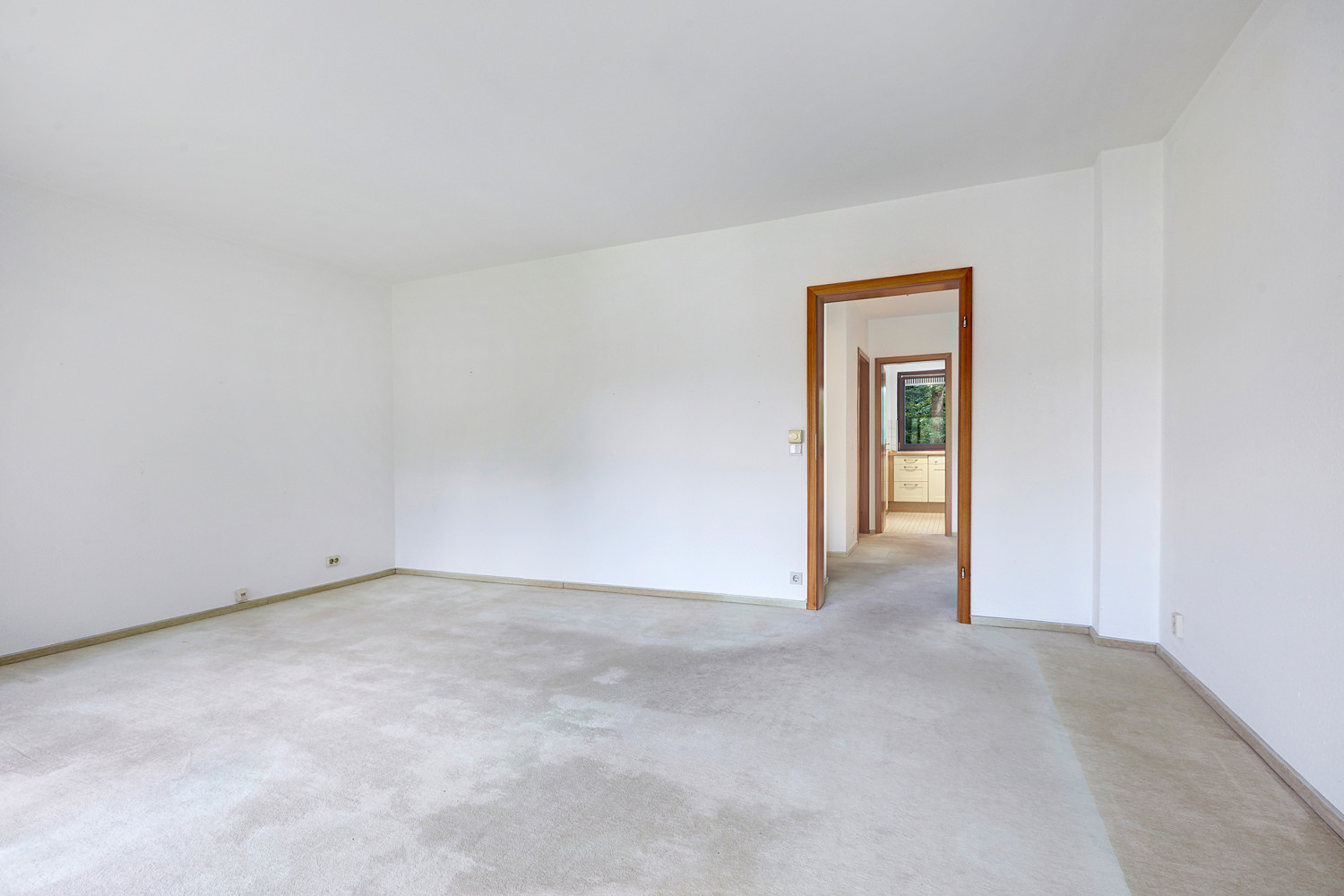 Wohnzimmer mit Blick zur Küche