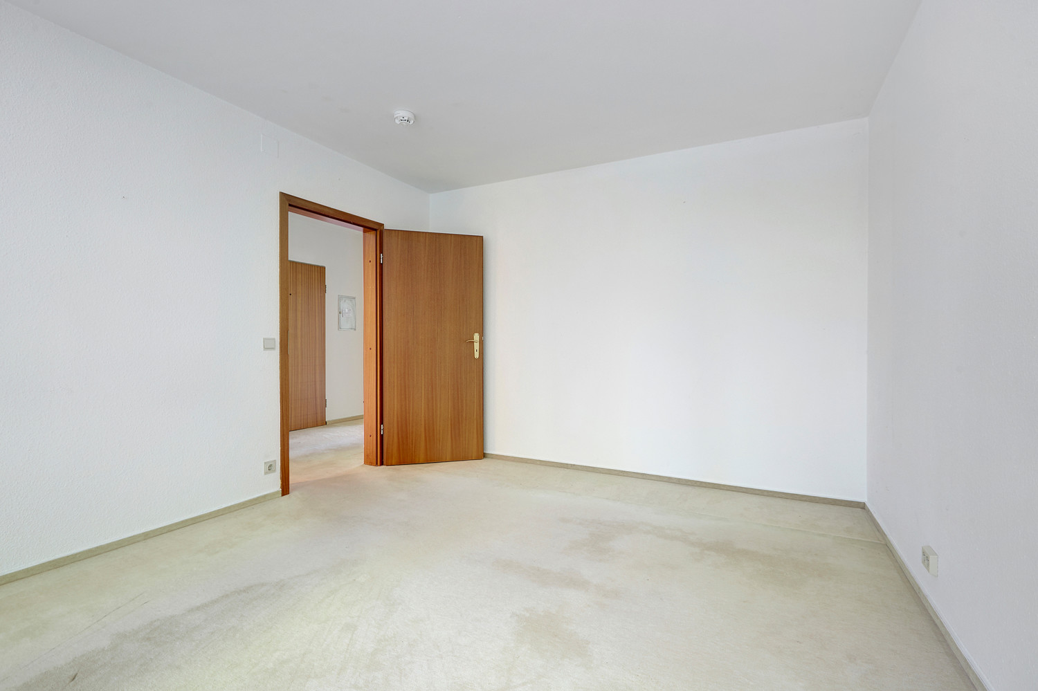 Schlafzimmer mit Kleiderschranknische
