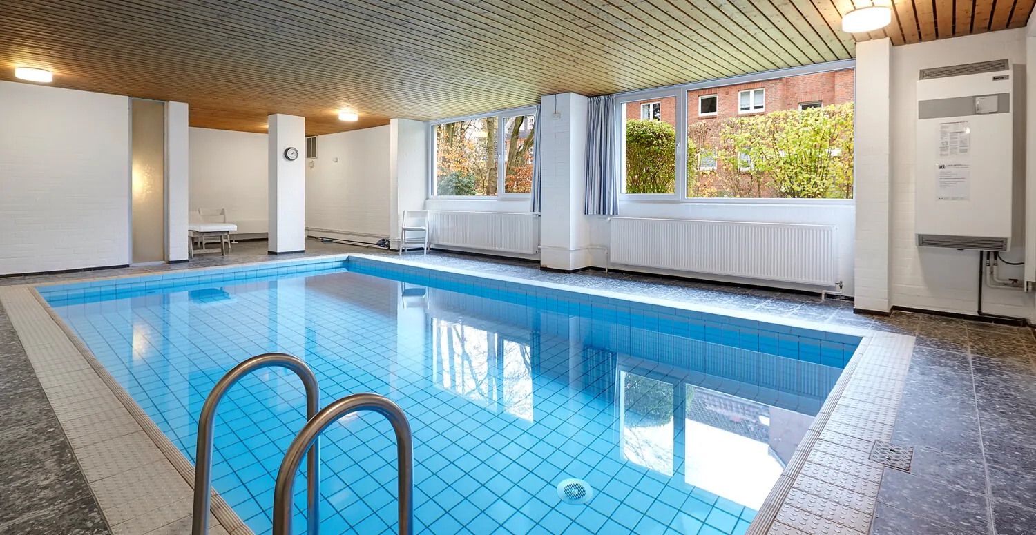 Schwimmbad im Untergeschoss