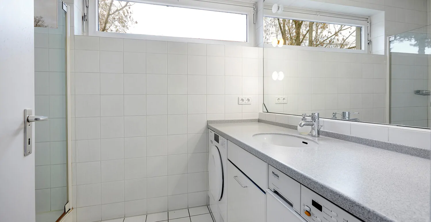 Badezimmer mit Tageslicht