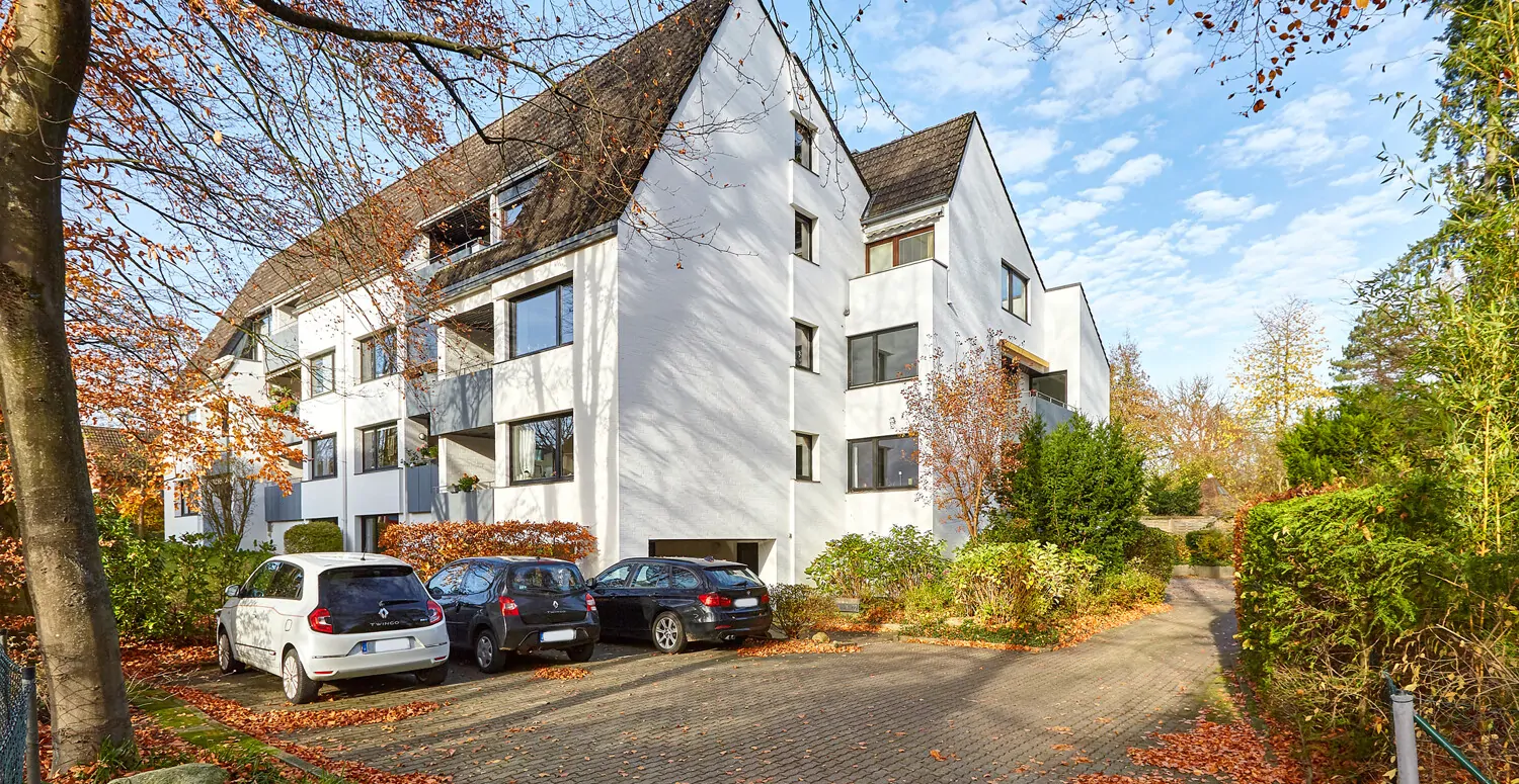 Hausansicht und Zuwegung