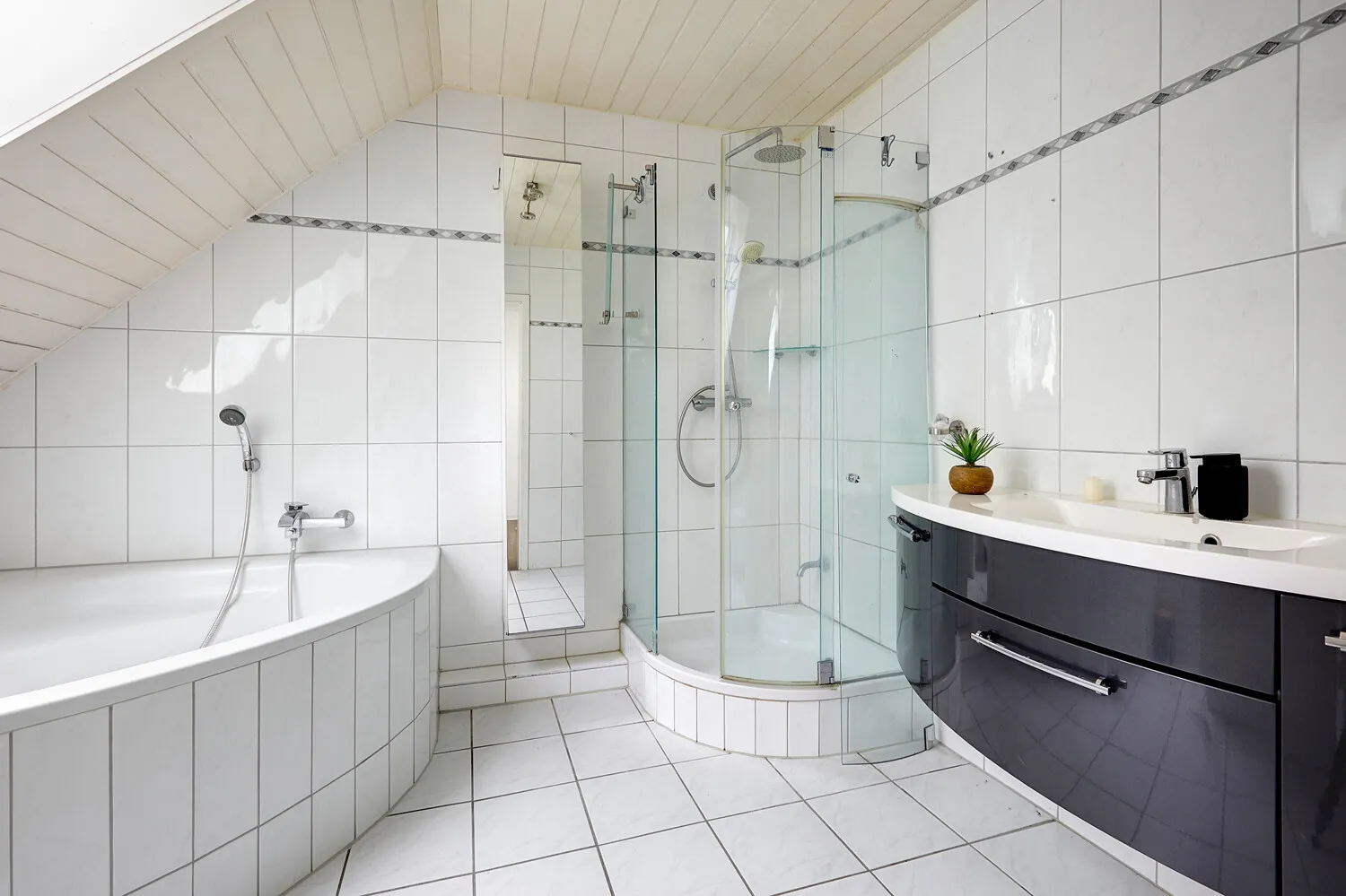Modernes Vollbad