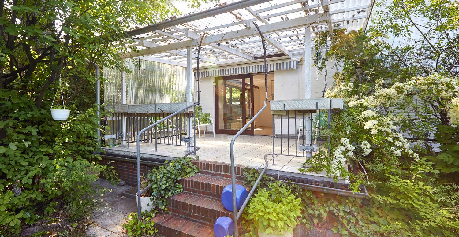 Terrasse mit Gartenzugang