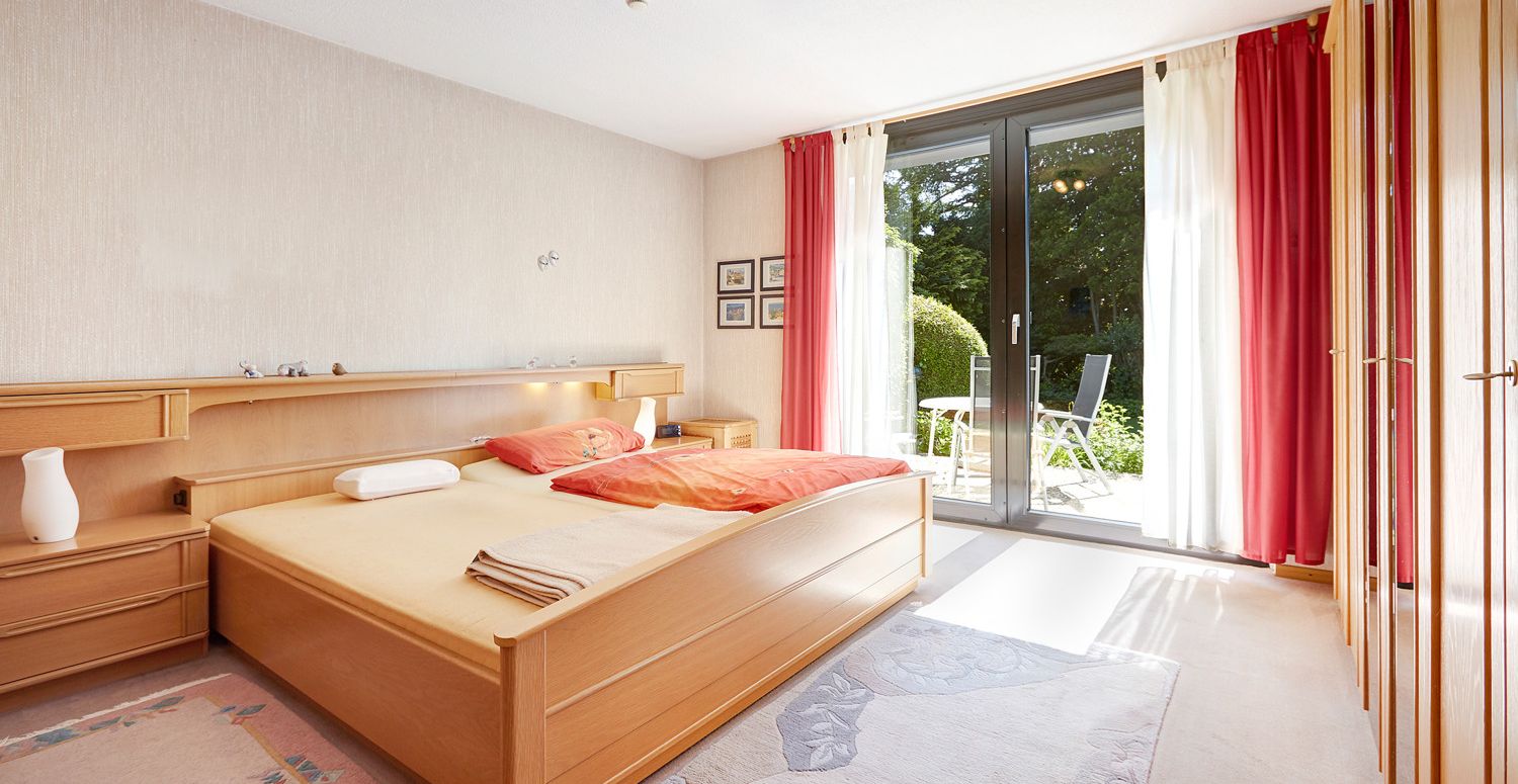 Schlafzimmer mit Terrassenzugang