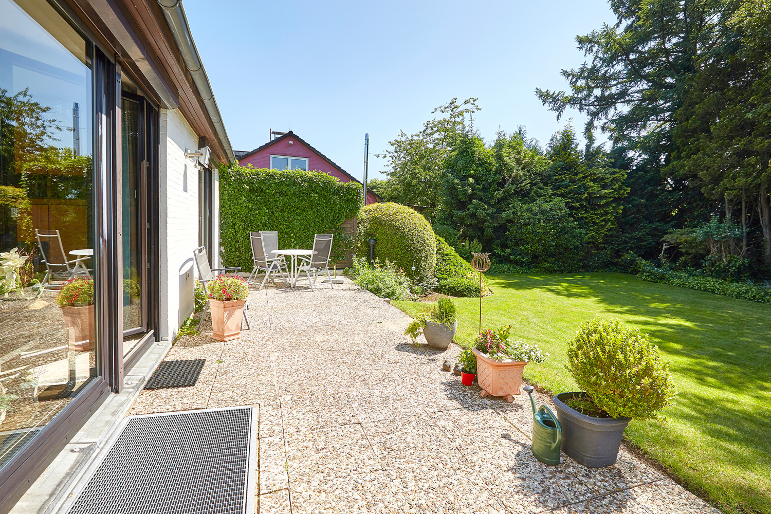 Blick in den gepflegten Garten