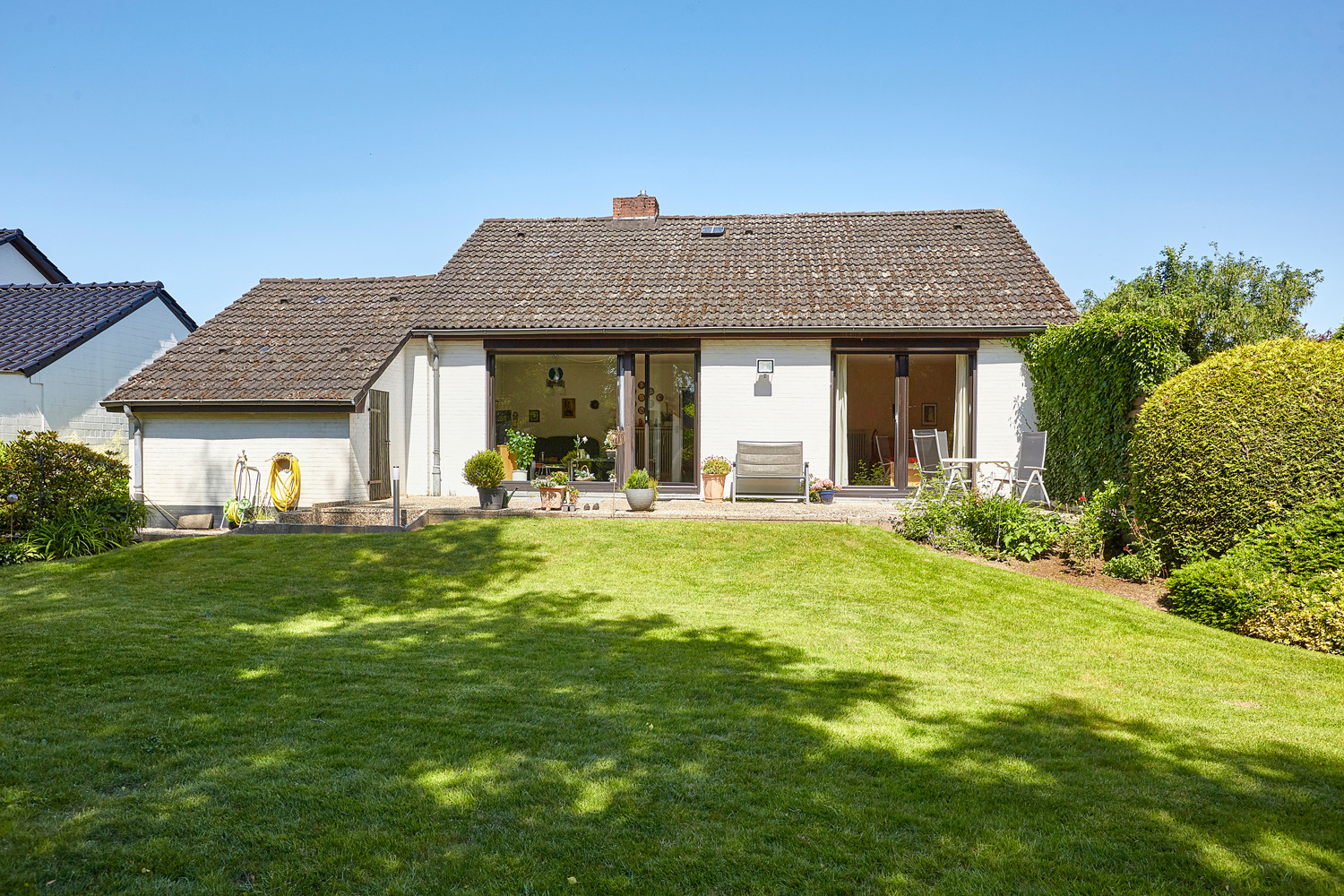 Gartenansicht mit Terrasse