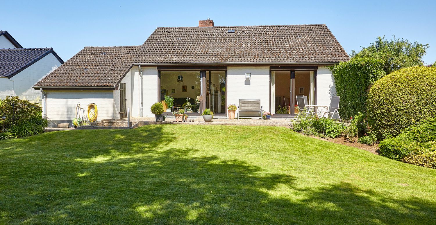 Gartenansicht mit Terrasse