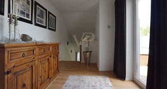 von_poll_real_estate_property_25123027_image_9