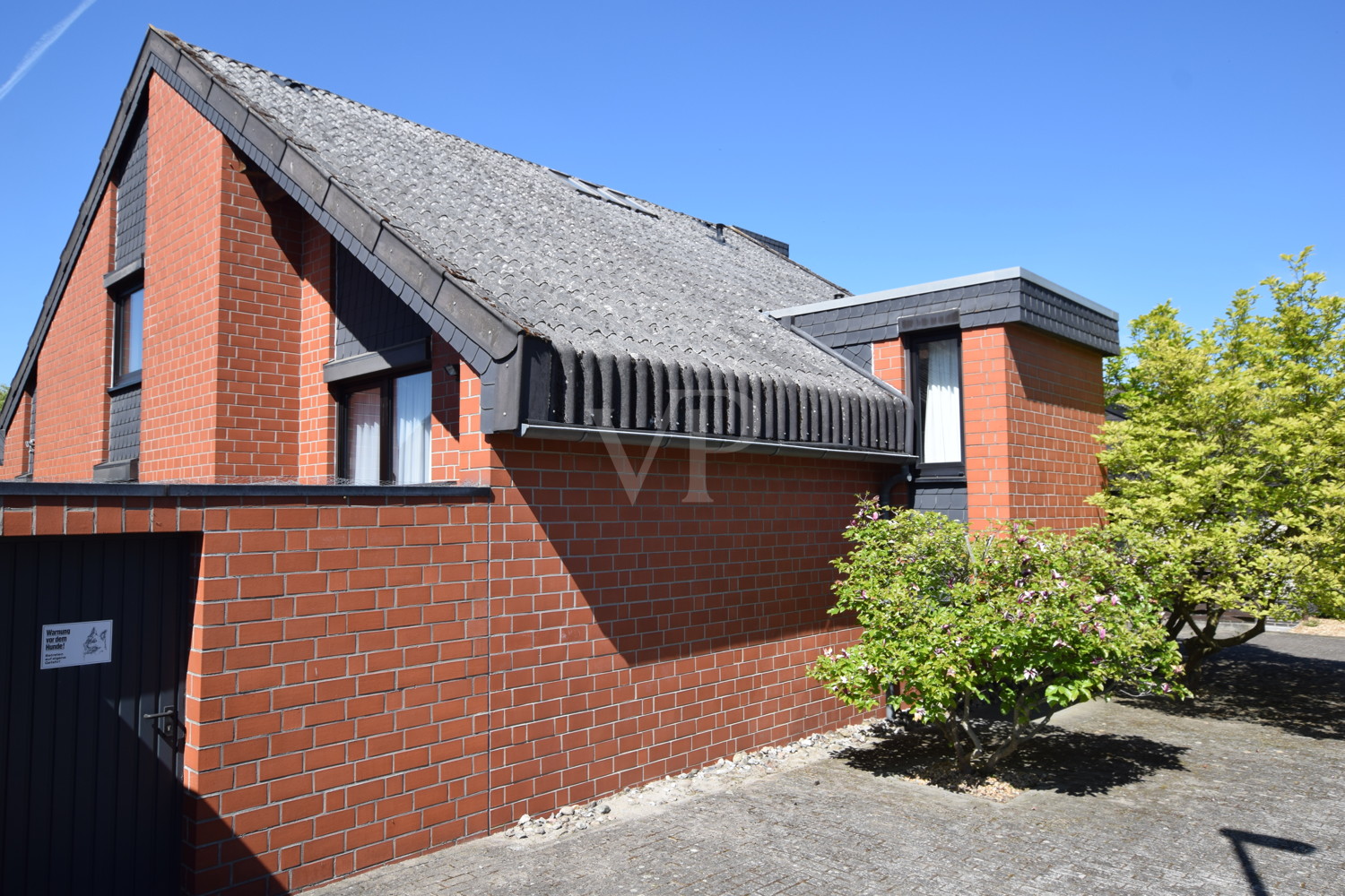 HAUS | GARTENEINGANG