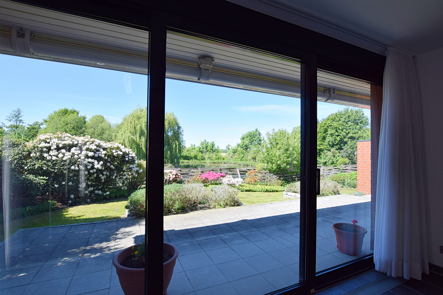 BLICK AUS DEM WOHNZIMMER