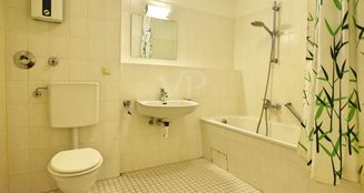 von_poll_real_estate_property_25123032_image_4