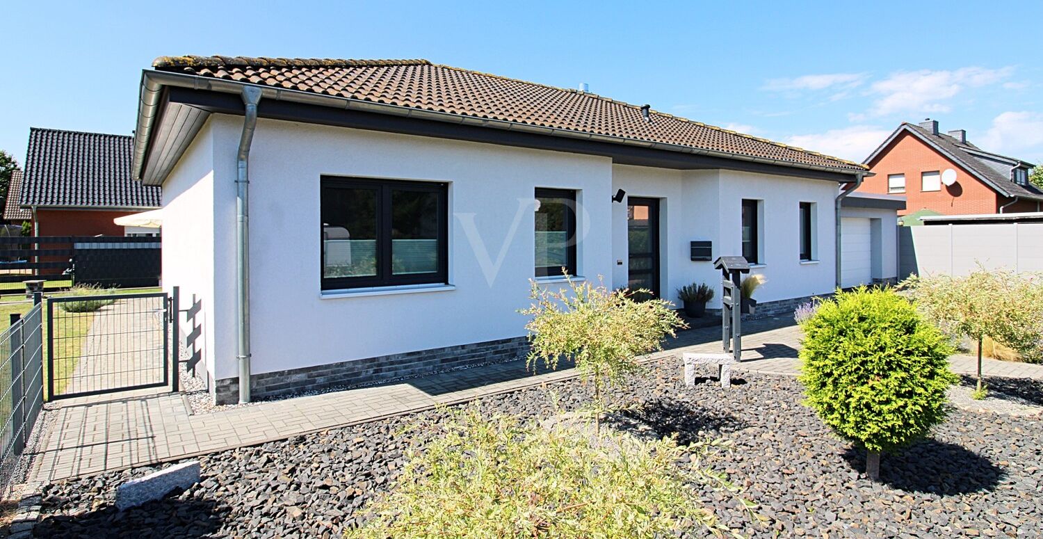 HAUS | FRONT