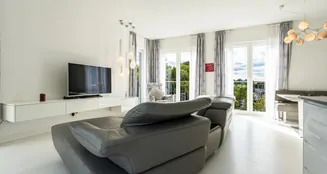 von_poll_real_estate_property_25123047_image_2