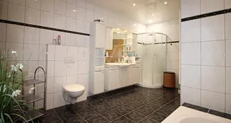 von_poll_real_estate_property_25123058_image_11