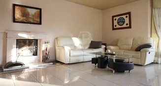 von_poll_real_estate_property_25123058_image_8