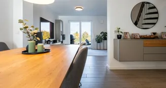 von_poll_real_estate_property_25123060_image_6