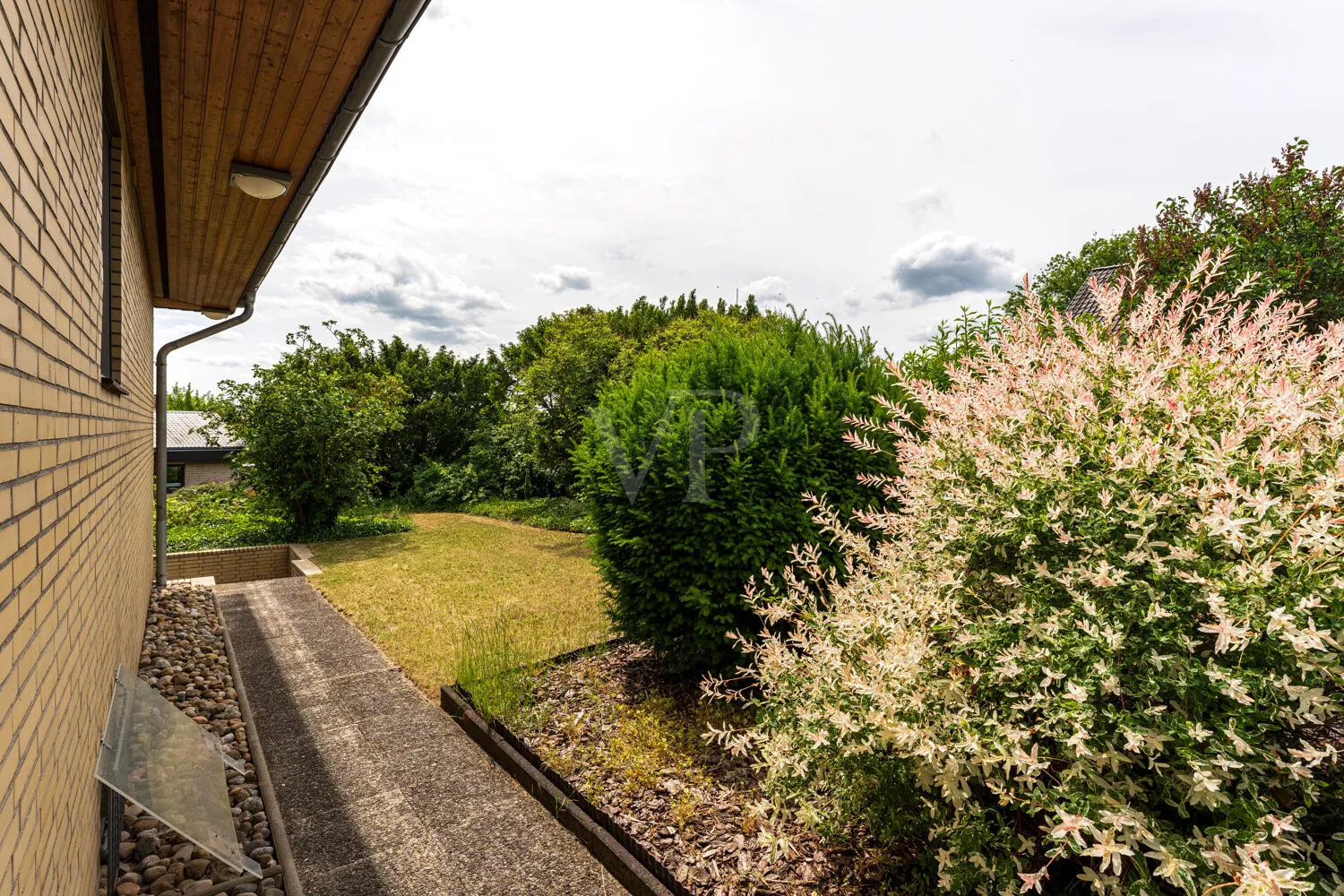 GARTEN | WEG UMS HAUS