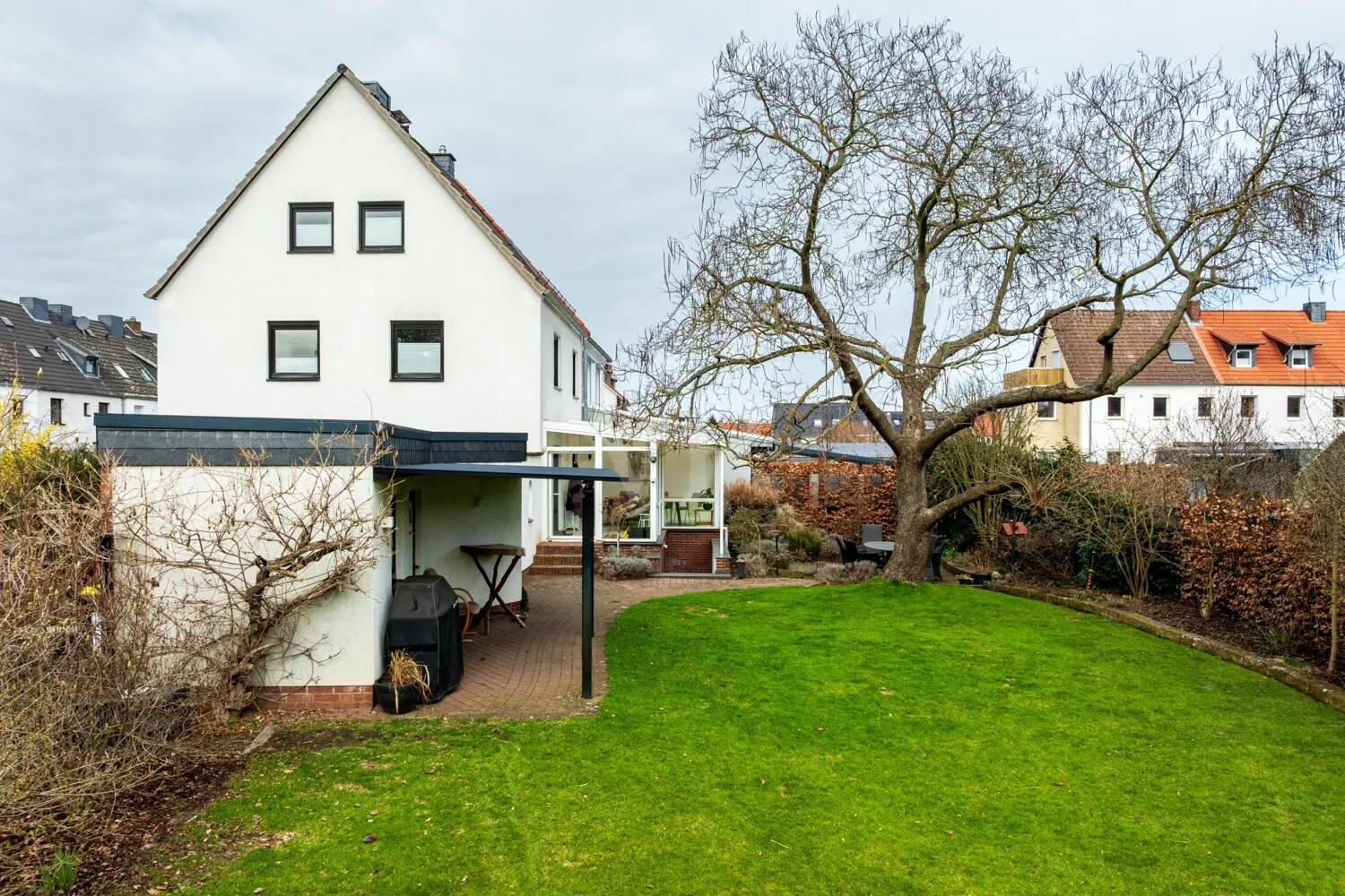 HAUS | GARTENSEITE