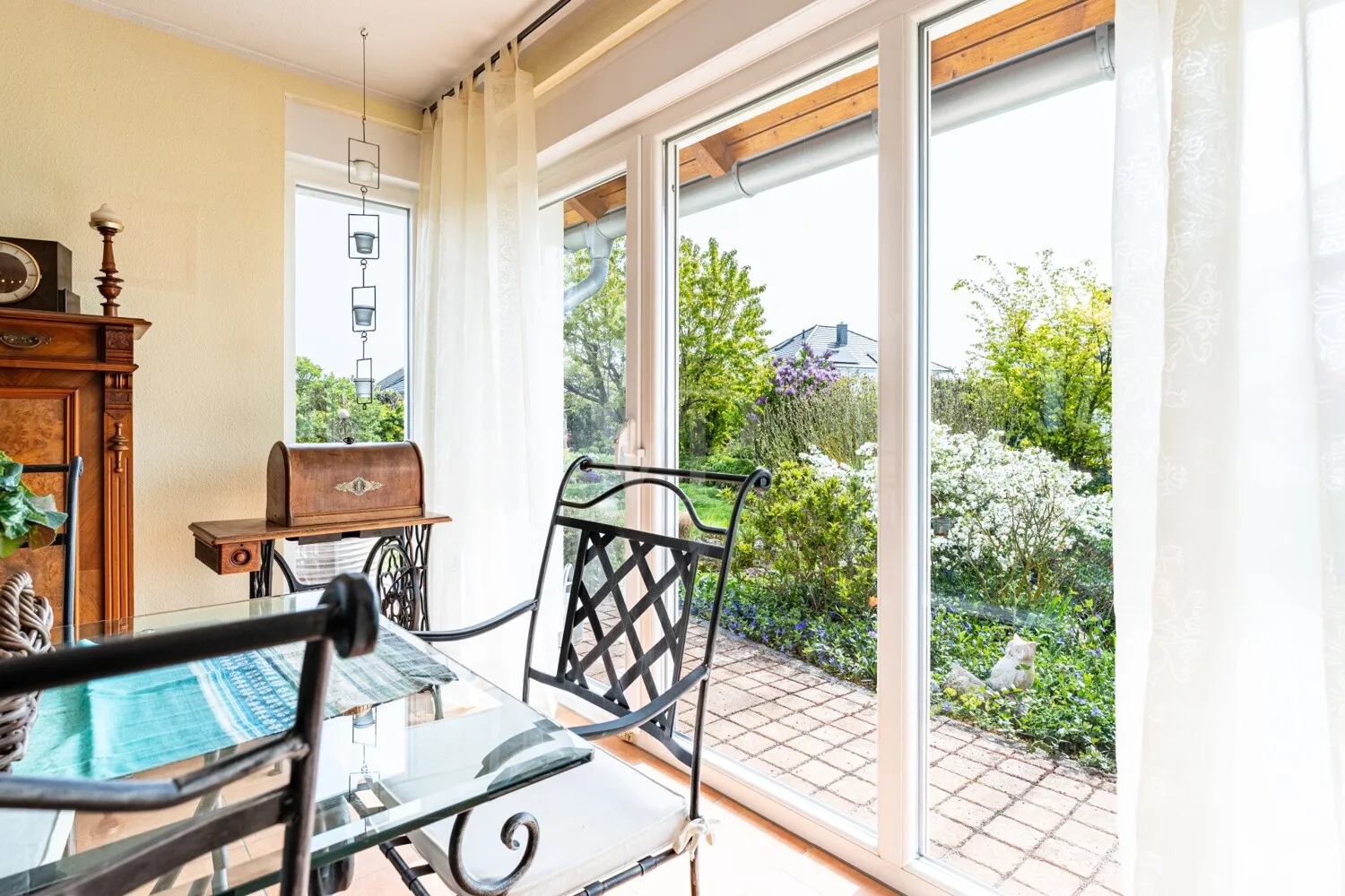 ESSEN | BLICK GARTEN