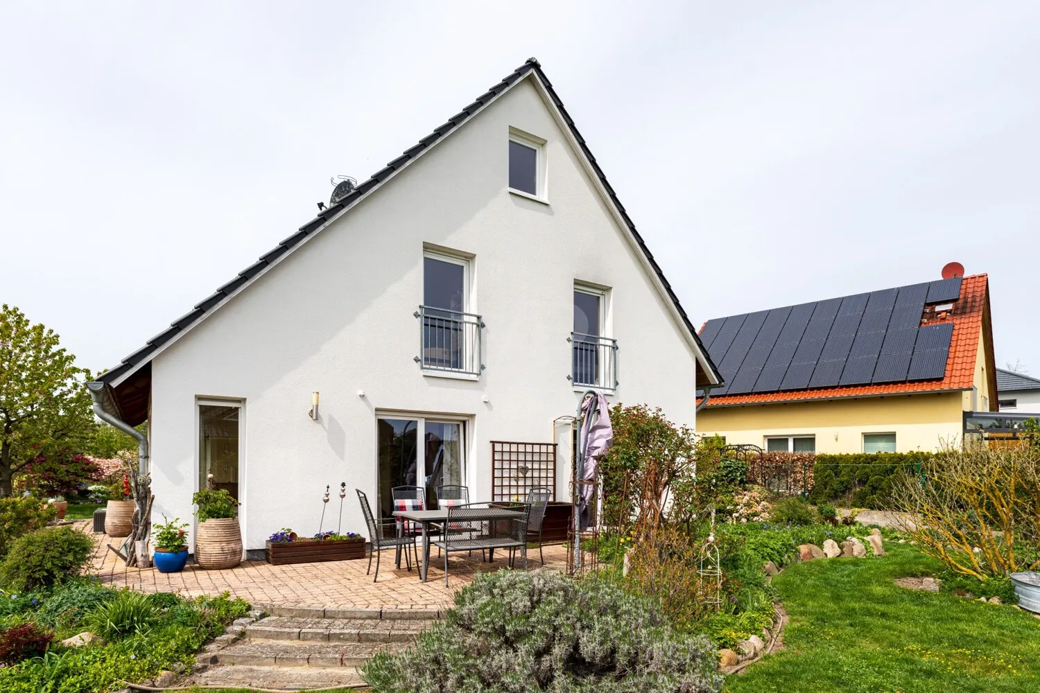 HAUS | GARTENSEITE