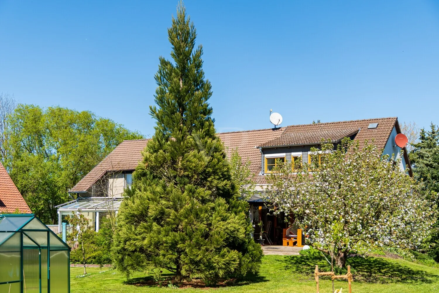 HAUS | GARTENSEITE
