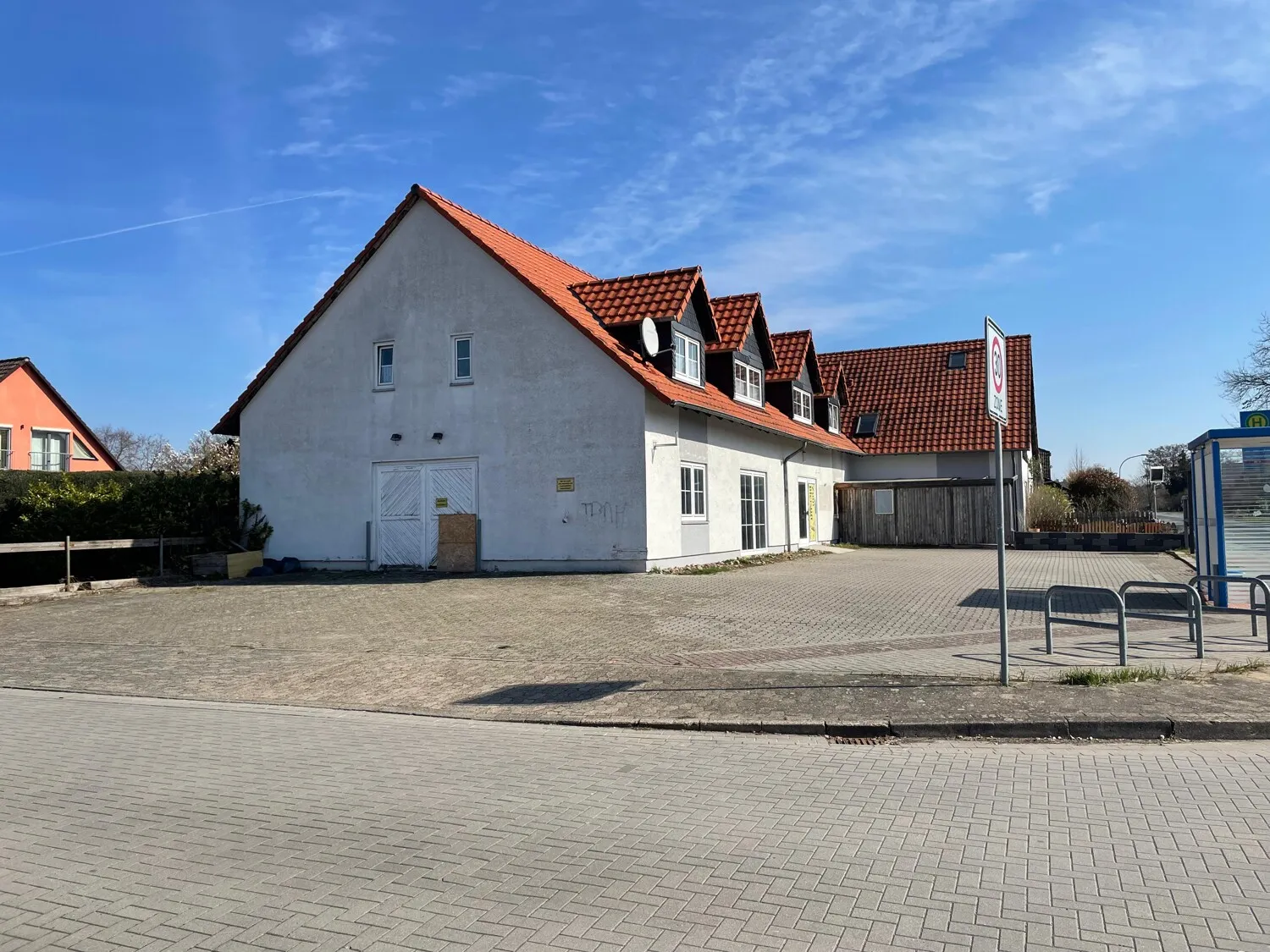 AUFFAHRT PARKPLATZ