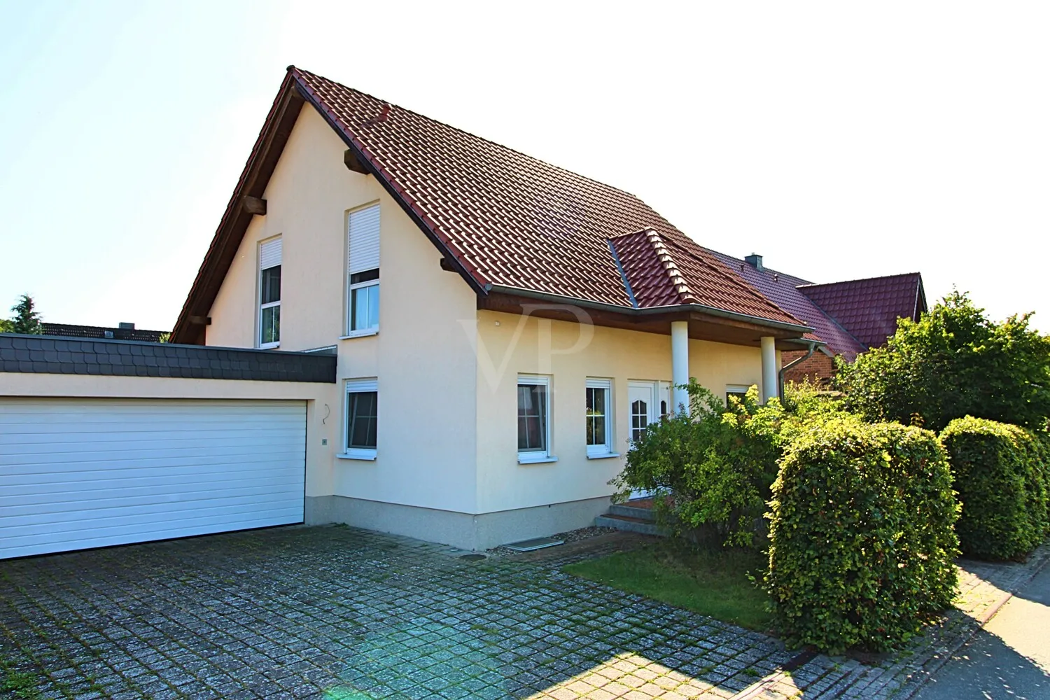 HAUS | GARAGE