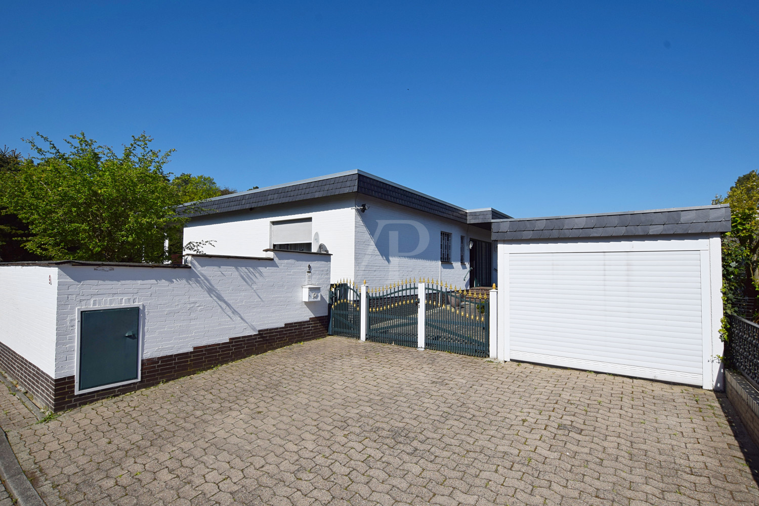 HAUS | GARAGE