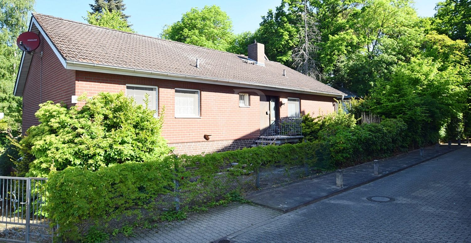 HAUS I  /  FRONT