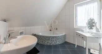 von_poll_real_estate_property_25202020_image_14