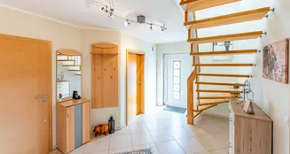 von_poll_real_estate_property_25202020_image_5