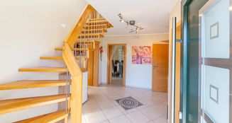 von_poll_real_estate_property_25202020_image_4
