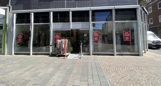 von_poll_real_estate_property_25202011_image_0