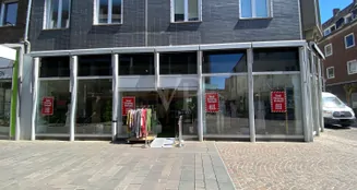 von_poll_real_estate_property_26202004_image_0