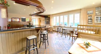 von_poll_real_estate_property_25202018_image_5