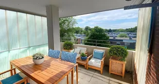 von_poll_real_estate_property_25202014_image_1