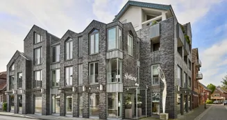 von_poll_real_estate_property_26202005_image_0