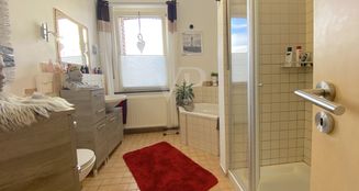 von_poll_real_estate_property_25202025_image_7