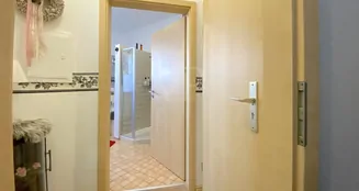 von_poll_real_estate_property_25202025_image_4