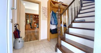 von_poll_real_estate_property_25202026_image_3