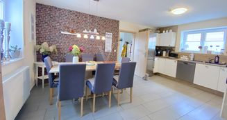 von_poll_real_estate_property_25202026_image_6