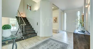 von_poll_real_estate_property_25202022_image_5