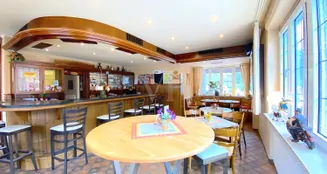 von_poll_real_estate_property_25202023_image_6