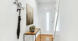 von_poll_real_estate_property_25202028_image_2