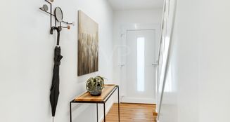 von_poll_real_estate_property_25202028_image_2