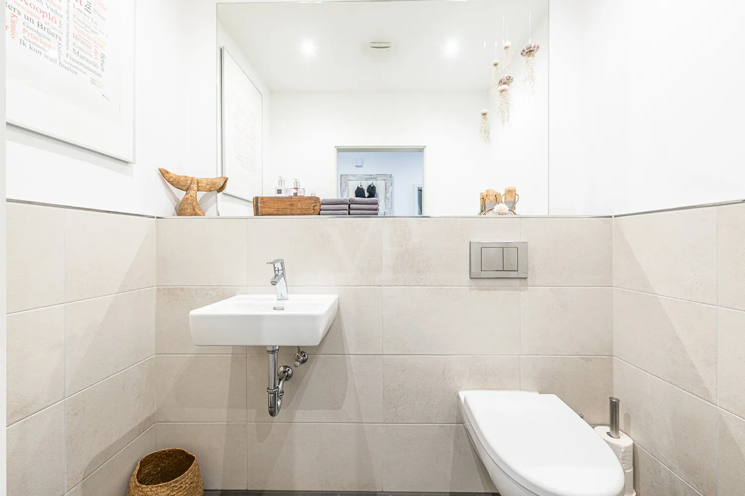 Wohnung 1  EG Gäste-WC