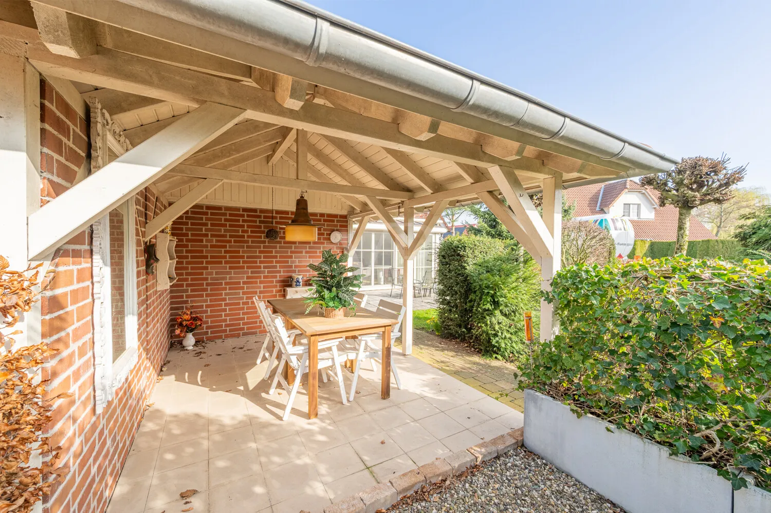 überdachte Terrasse